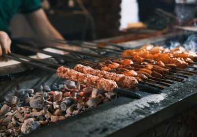 Adana Kebap: Şişten Çıkan Ateşli Adam