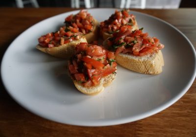 Bruschetta al Pomodoro: İtalyan Sadeliği