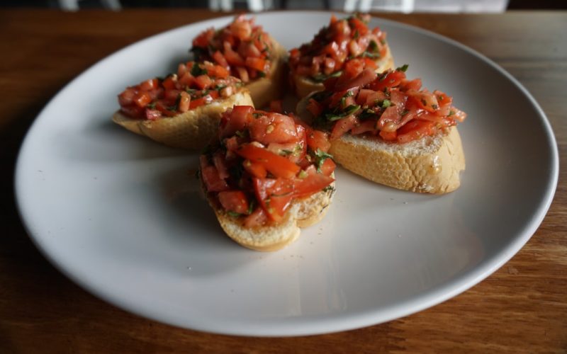 Bruschetta al Pomodoro: İtalyan Sadeliği