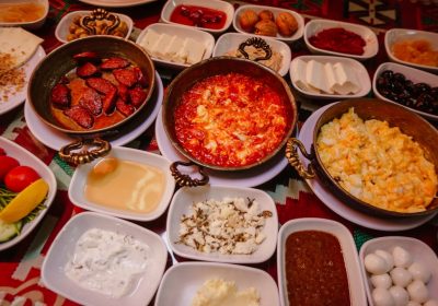 Menemen Tarifi: Türk Kahvaltısının Vazgeçilmezi