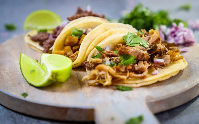 Tacos al Pastor: Mexico City’nin Acılı Şeftalisi